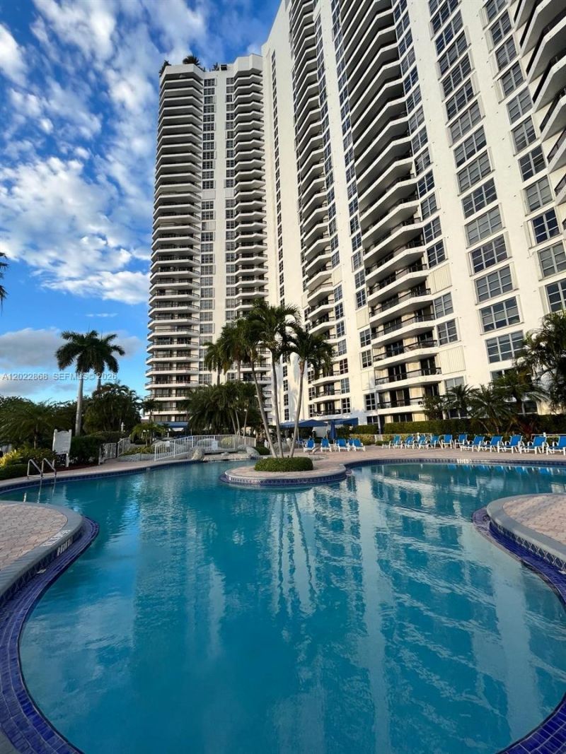 3530 Mystic Pointe Dr , Unit 1412, Aventura, FL 33180 Photo