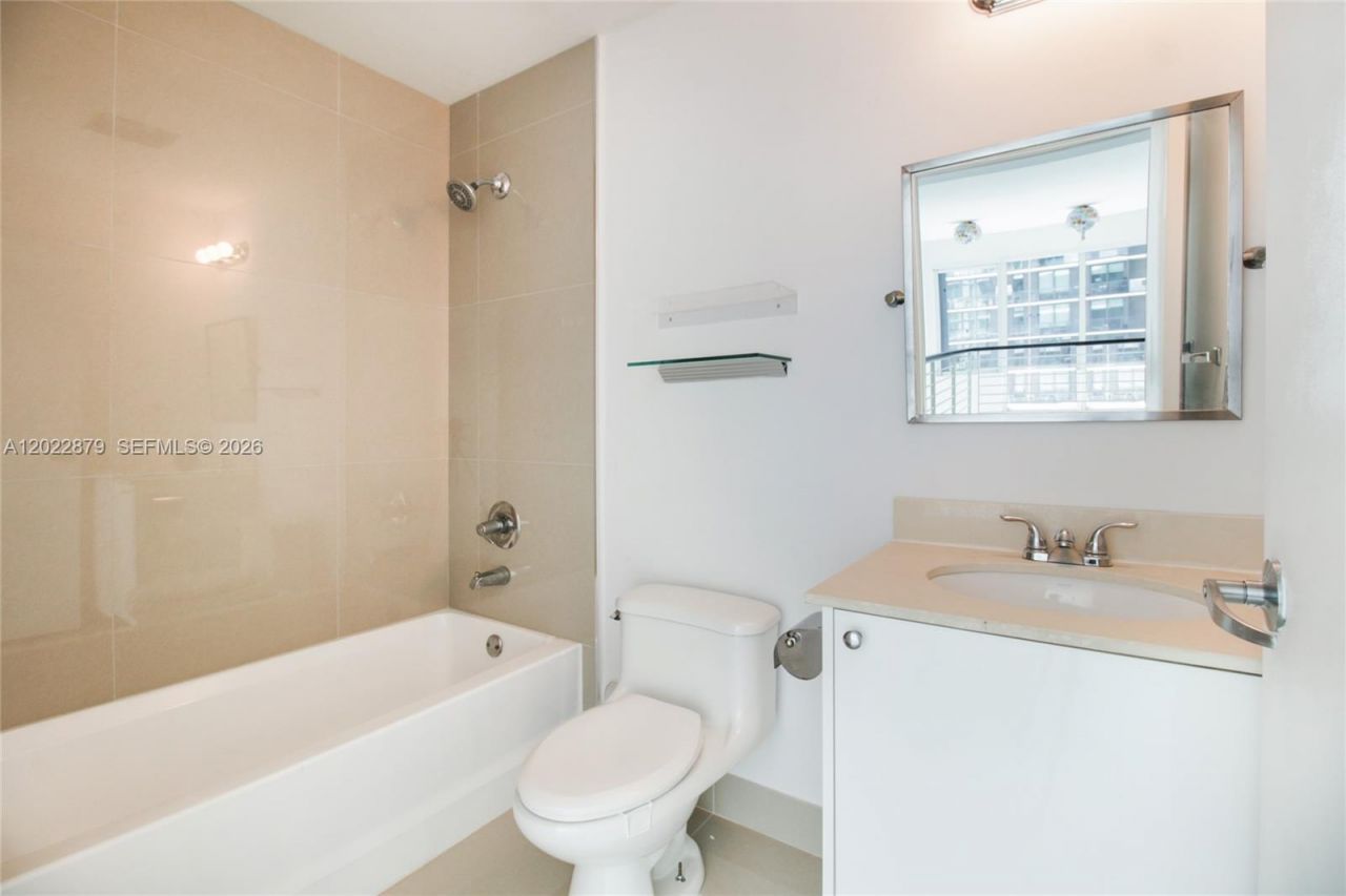 60 SW 13th St , Unit 2208, Miami, FL 33130 Photo
