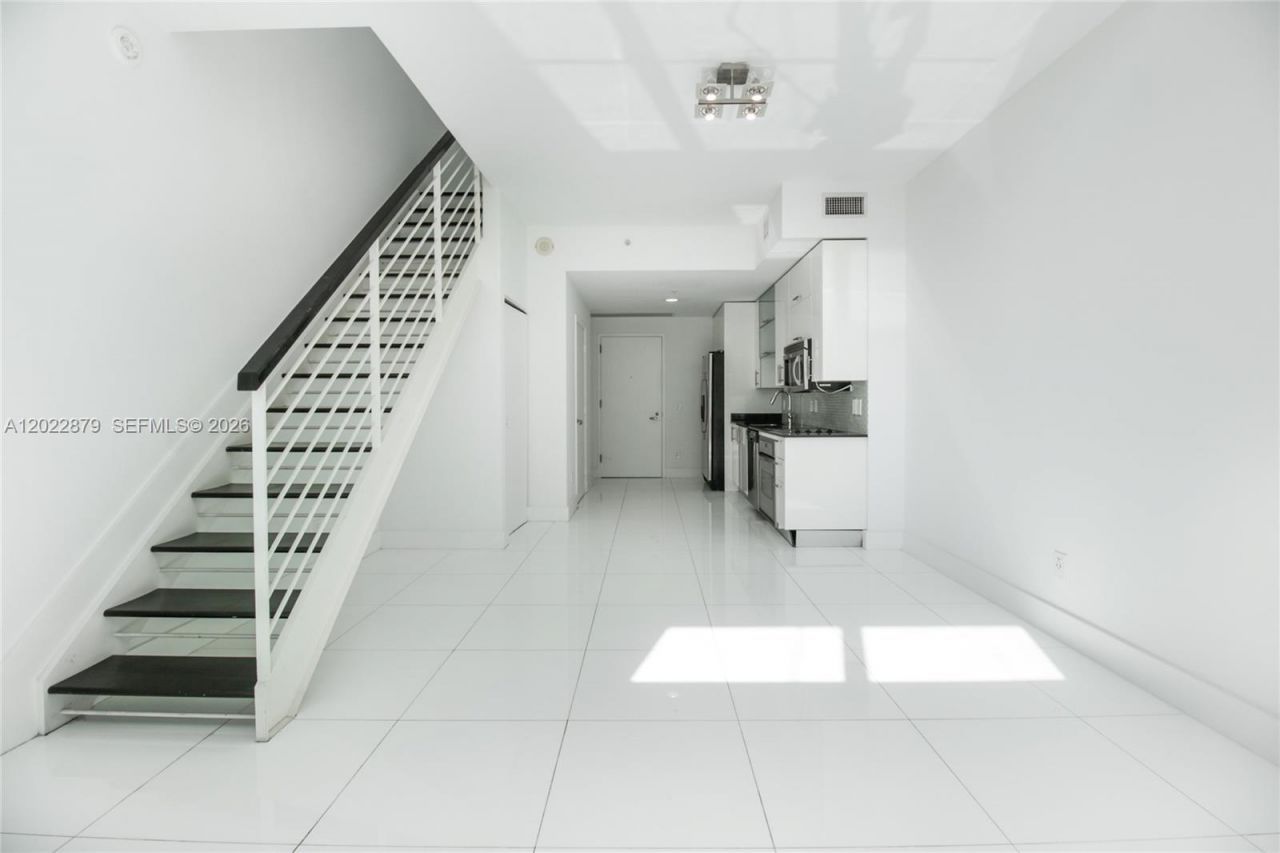60 SW 13th St , Unit 2208, Miami, FL 33130 Photo