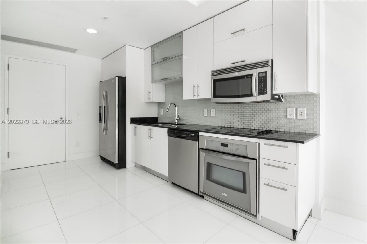 60 SW 13th St , Unit 2208, Miami, FL 33130 Photo