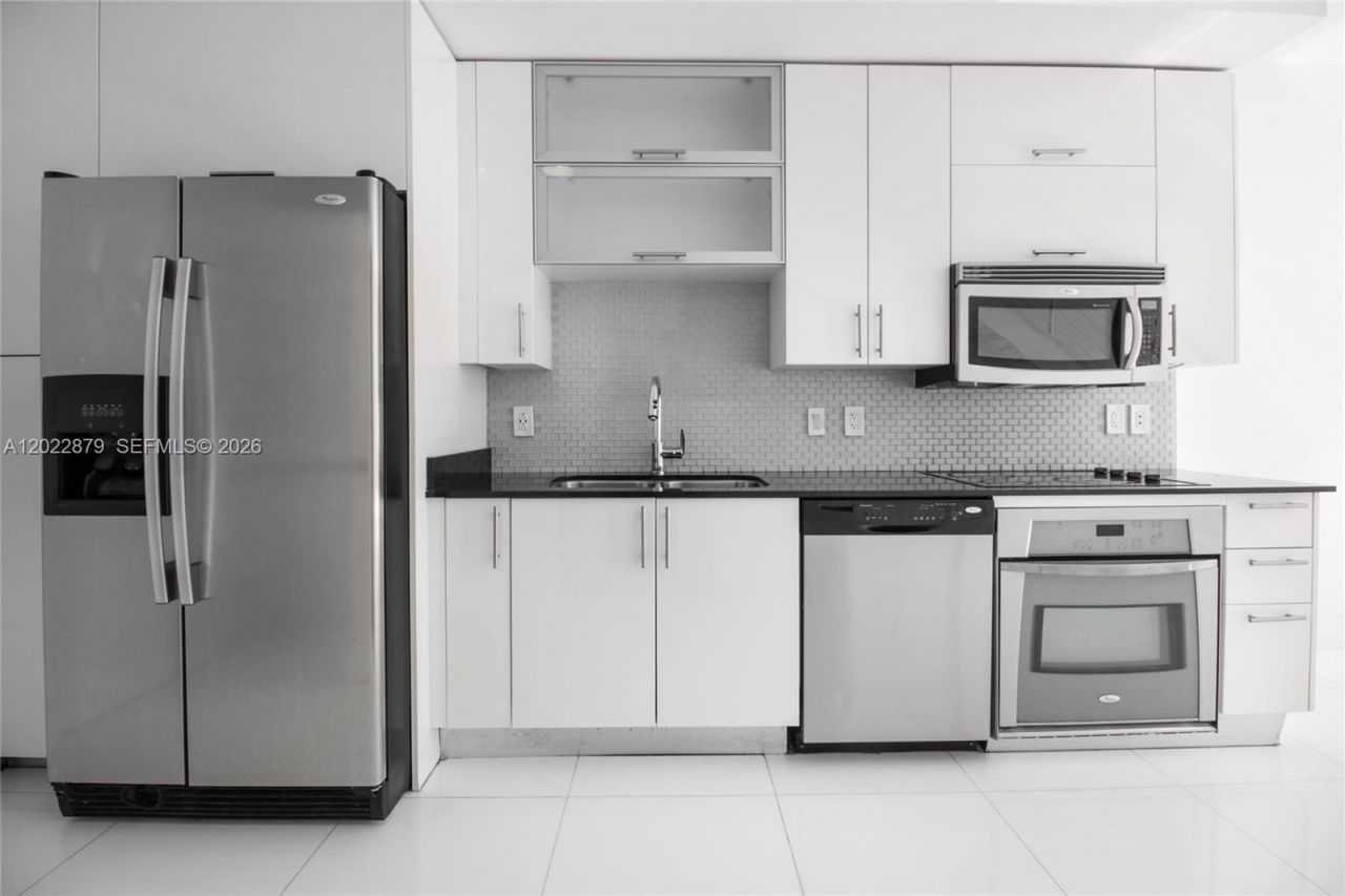 60 SW 13th St , Unit 2208, Miami, FL 33130 Photo
