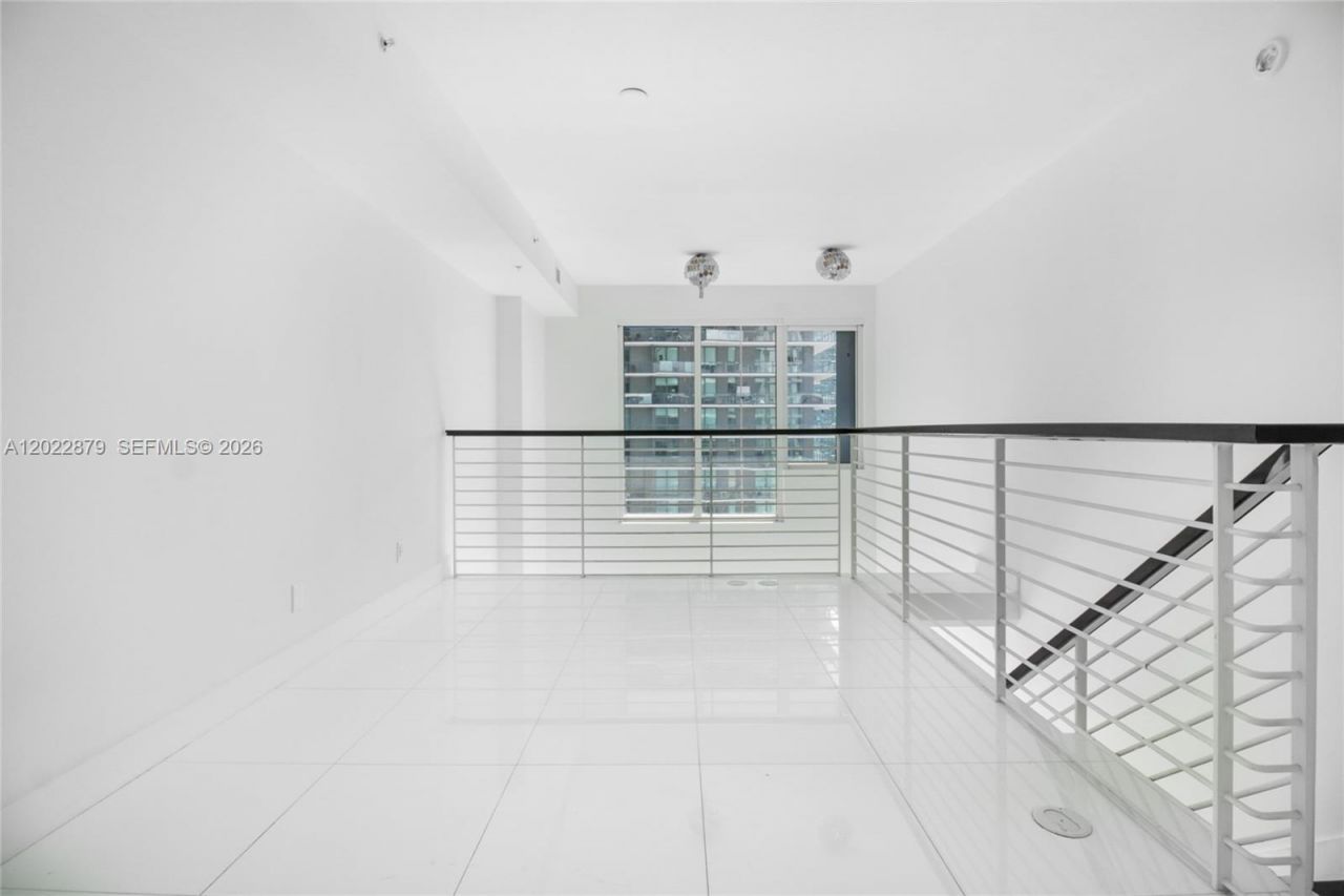 60 SW 13th St , Unit 2208, Miami, FL 33130 Photo