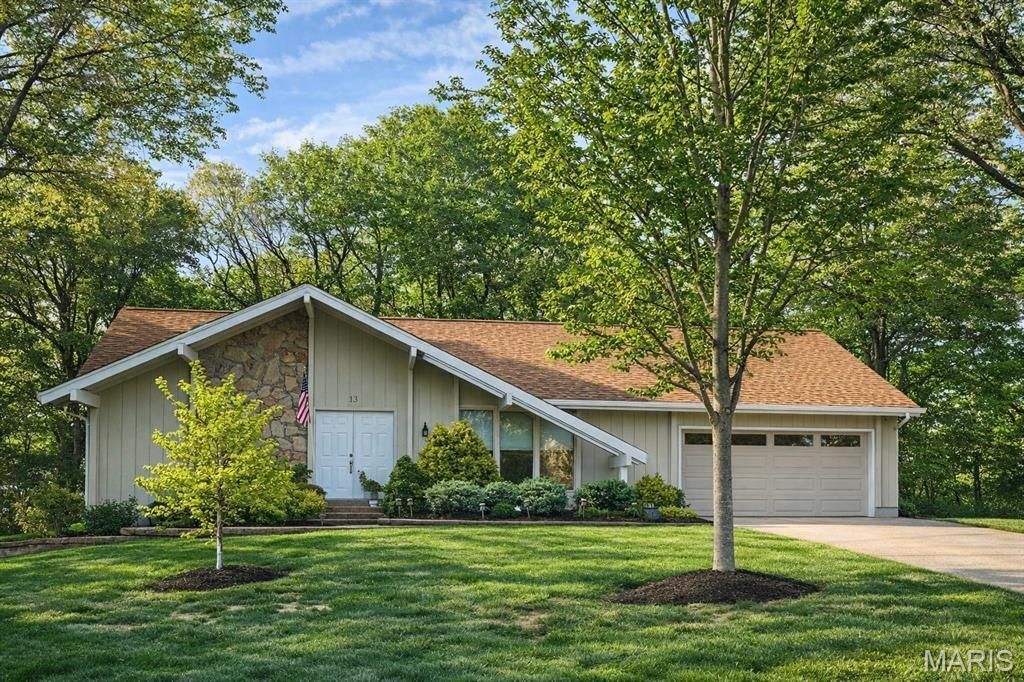 13 Laurel Oaks Court , Lake Saint Louis, MO 63367 Main Photo