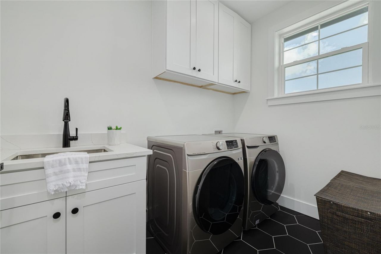 1717 Massachusetts Avenue Ne, Saint Petersburg, FL 33703 Photo