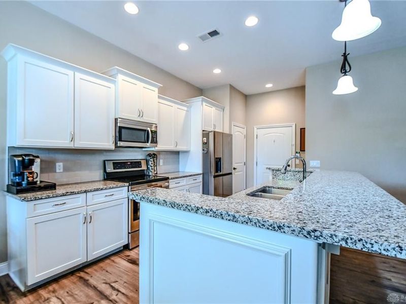 734 Deerhurst Drive, Vandalia, OH 45377 Photo 7