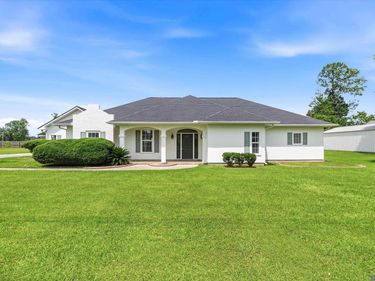 14377 Lazy Oaks Dr, Gonzales, LA 70737