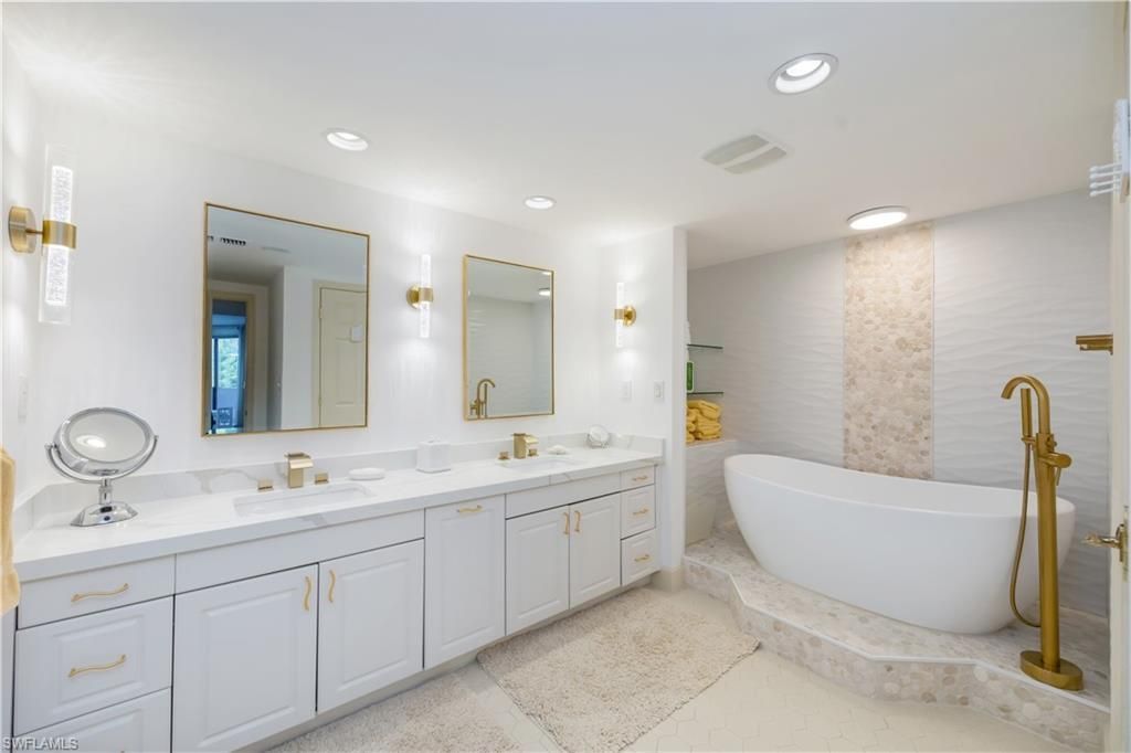 6001 Pelican Bay Blvd, Unit 204, Naples, FL 34108 Photo