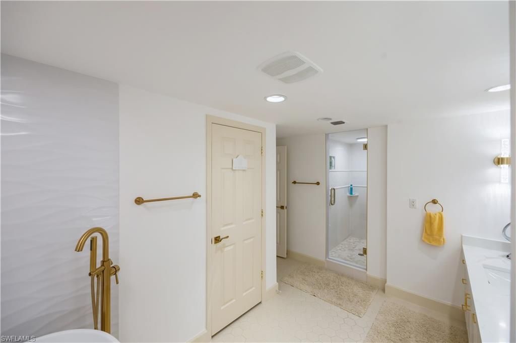 6001 Pelican Bay Blvd, Unit 204, Naples, FL 34108 Photo