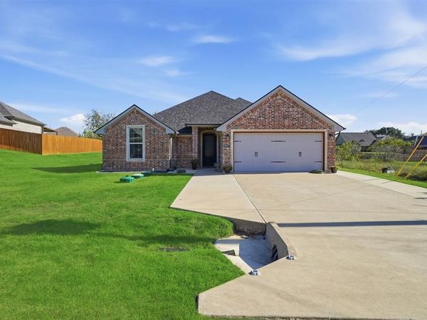 5007 Terlingua Drive, Granbury, TX 76048