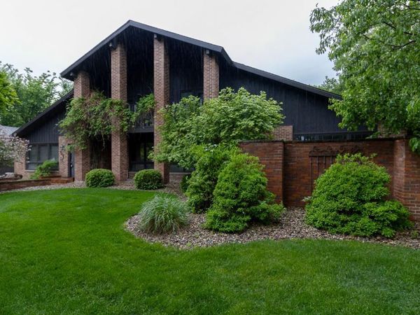 710 Summit Avenue , New Ulm, MN 56073