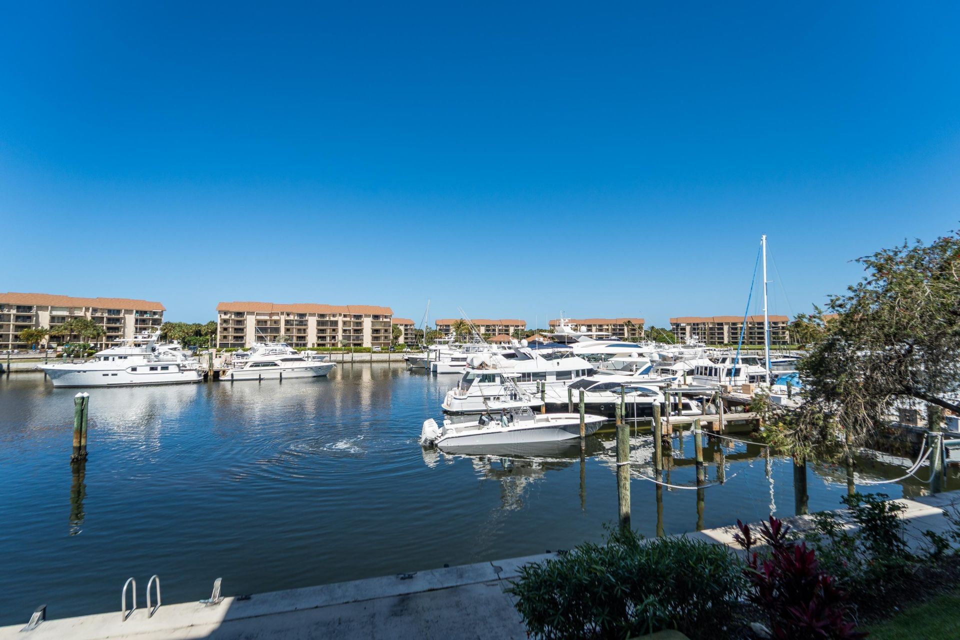 2501 Marina Isle Way, Unit 203, Jupiter, FL 33477 Photo