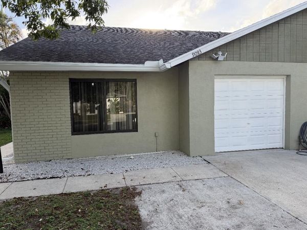 9085 W Highland Pines, Palm Beach Gardens, FL 33418