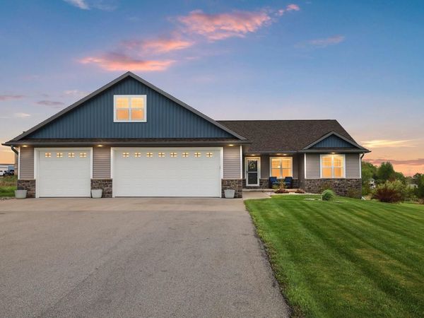458 HIGH RIDGE TRAIL, Pulaski, WI 54162