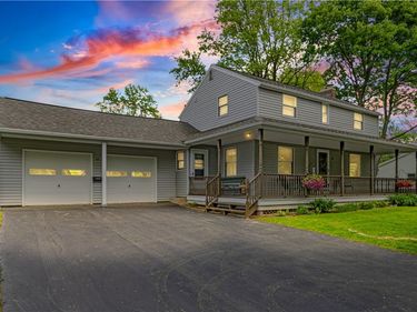 16 Hawley Drive, Webster, NY 14580