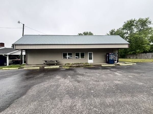 4821 Highway 70W , Central City, KY 42330
