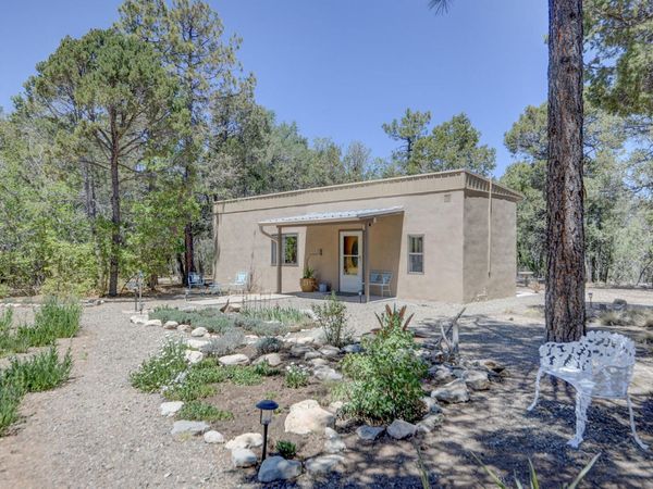 17 Robinhood Lane , Tijeras, NM 87059