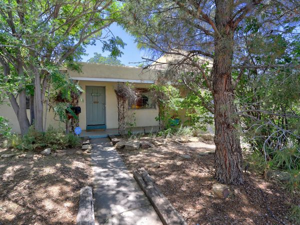 2710 Hyder Avenue SE, Albuquerque, NM 87106
