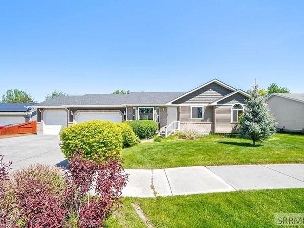 3845 E Ridgeview Circle, AMMON, ID 83406