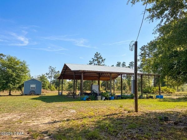 268 Horse Farm Road , Marianna, FL 32448