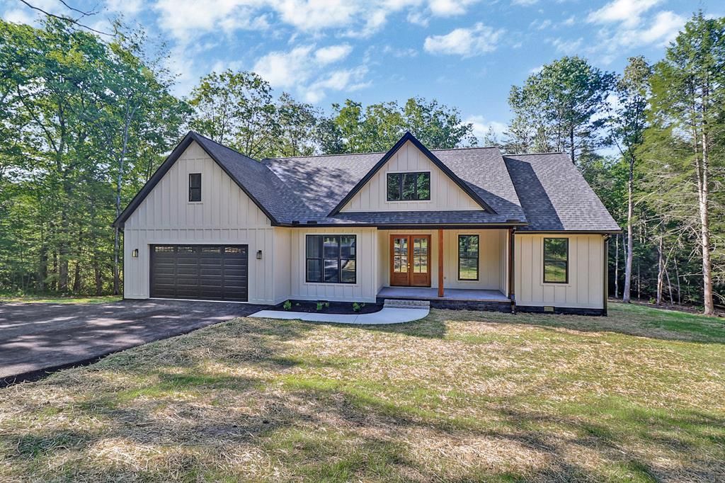 1452 Model Farm Rd, Jamestown, TN 38556 Main Photo