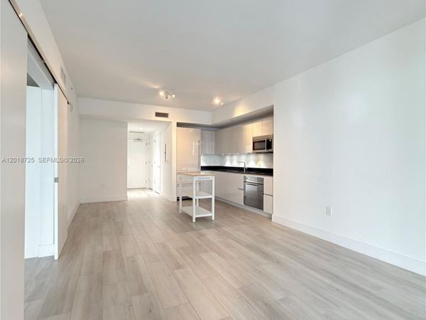 1010 Brickell Ave, Unit 2208, Miami, FL 33131