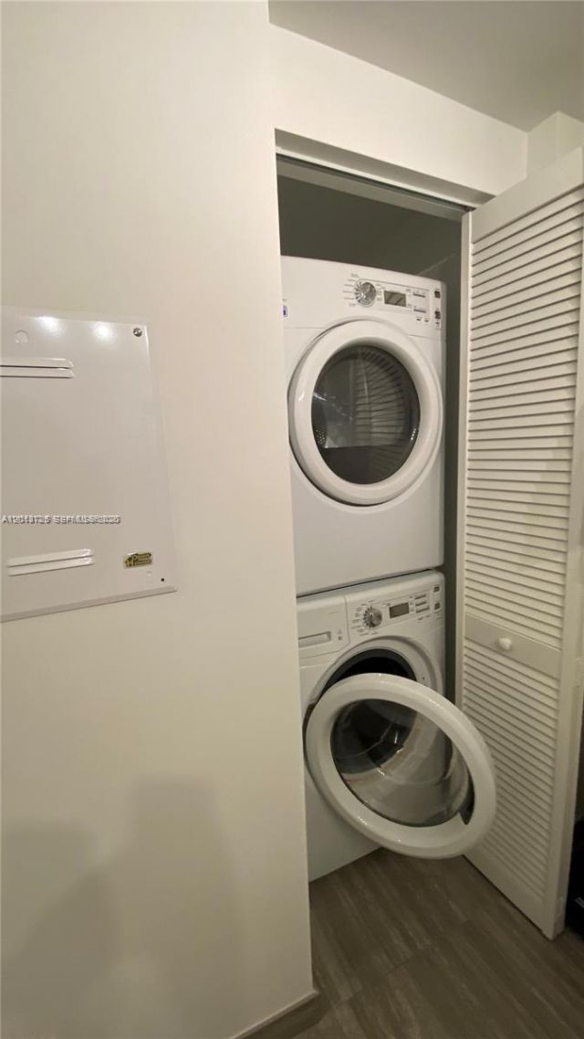 1010 Brickell Ave , Unit 2208, Miami, FL 33131 Photo