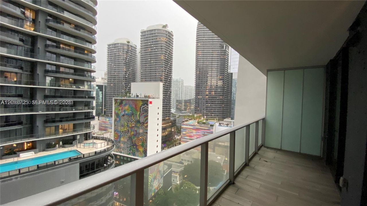 1010 Brickell Ave , Unit 2208, Miami, FL 33131 Photo