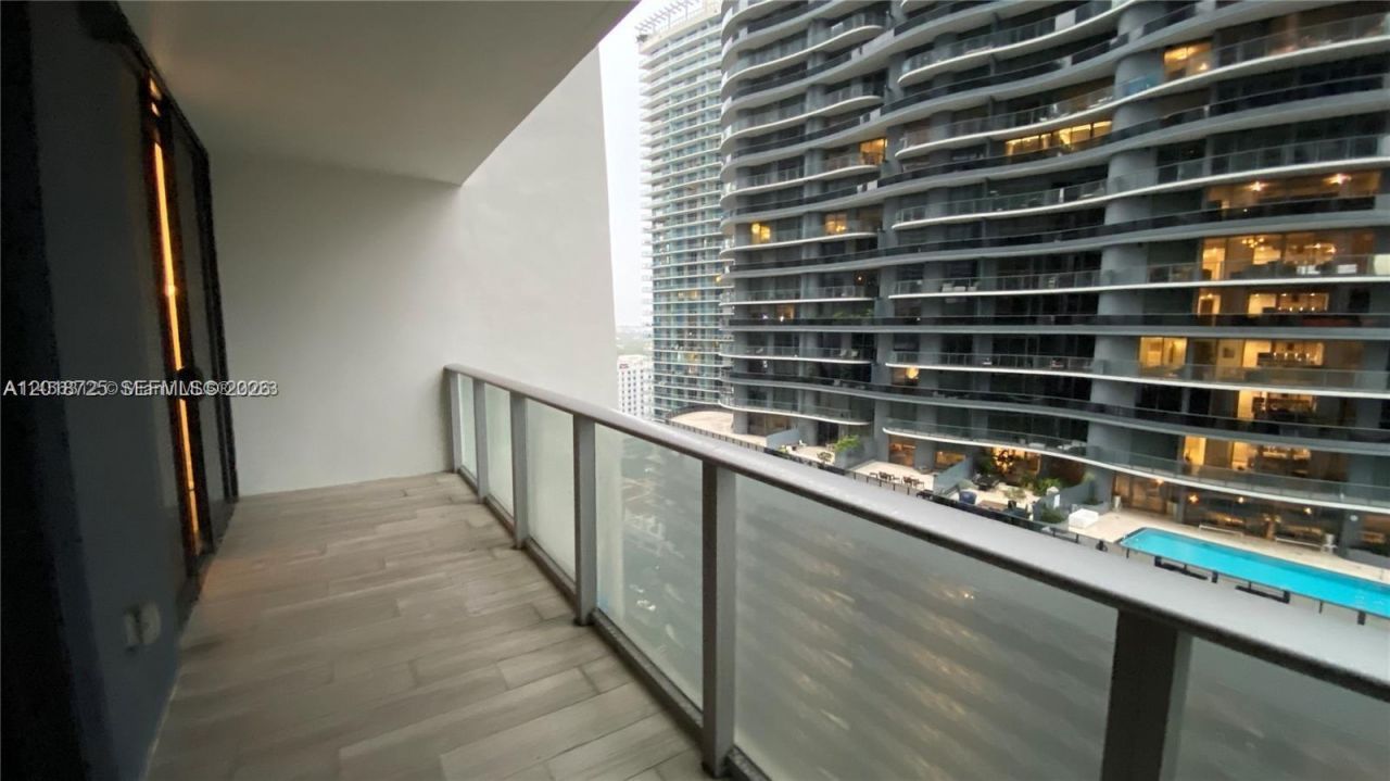 1010 Brickell Ave , Unit 2208, Miami, FL 33131 Photo