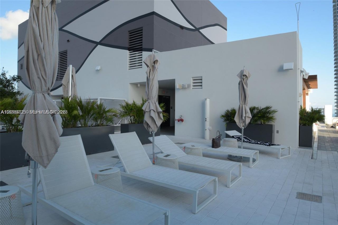 1010 Brickell Ave , Unit 2208, Miami, FL 33131 Photo