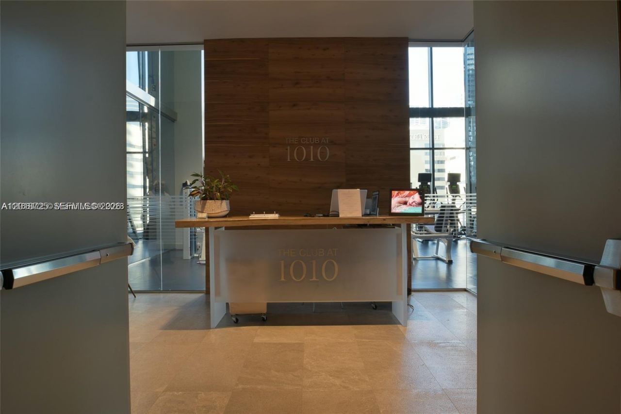 1010 Brickell Ave , Unit 2208, Miami, FL 33131 Photo