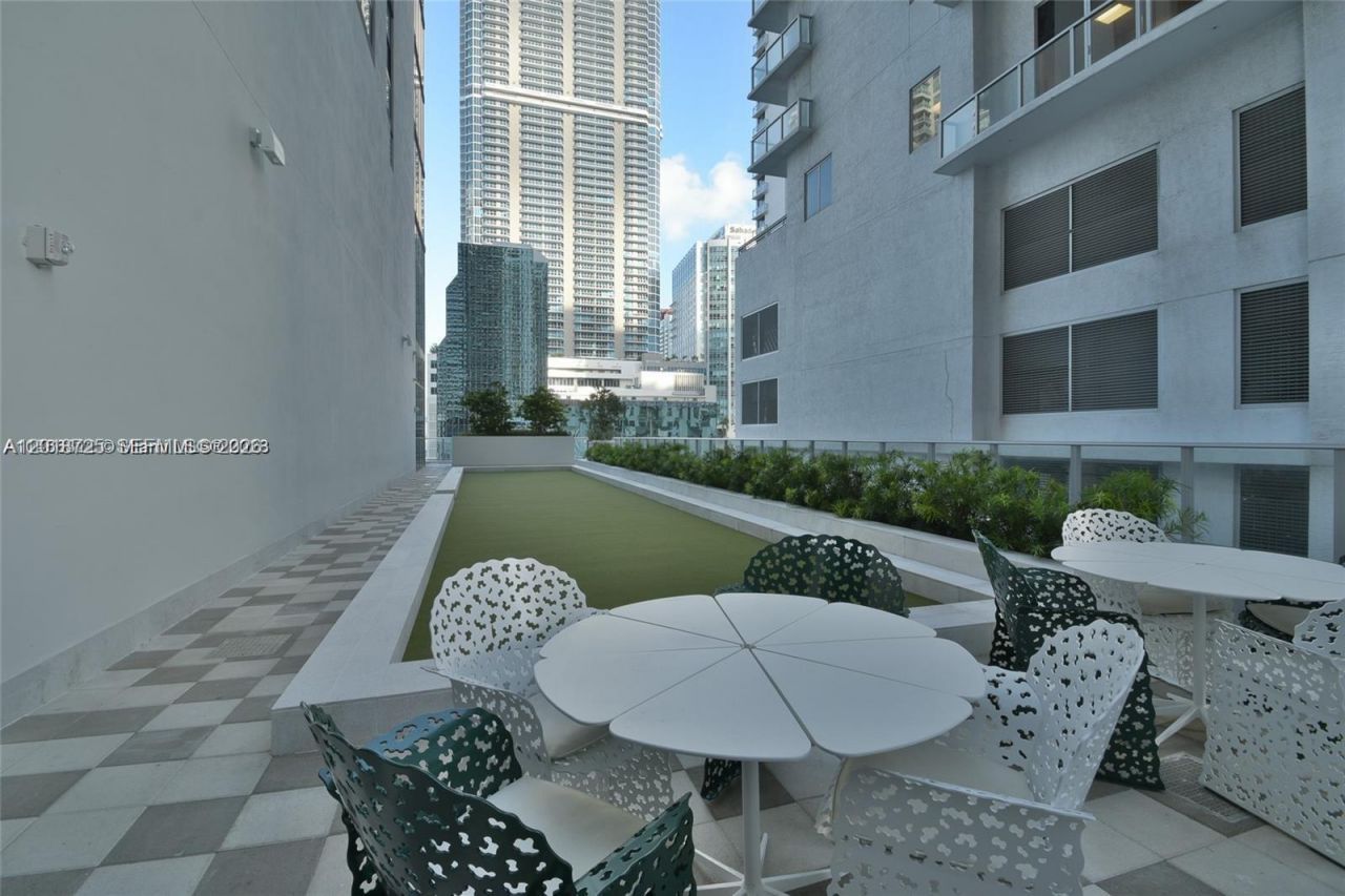 1010 Brickell Ave , Unit 2208, Miami, FL 33131 Photo