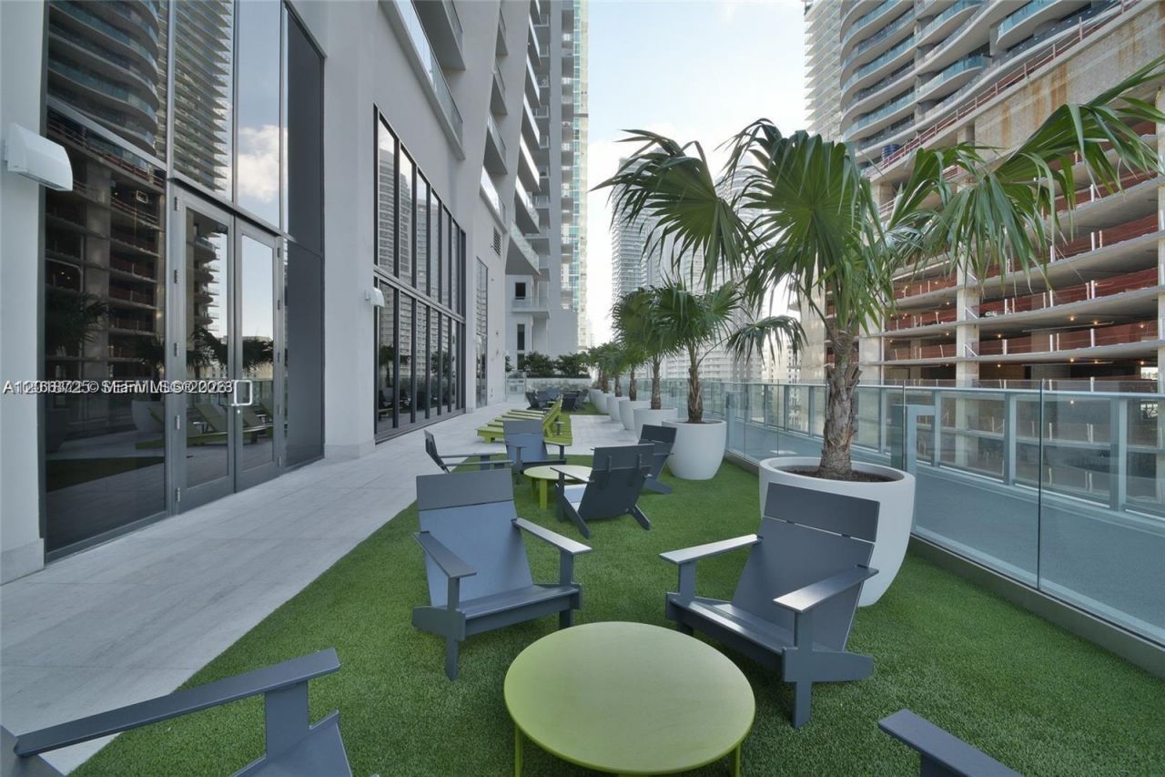 1010 Brickell Ave , Unit 2208, Miami, FL 33131 Photo
