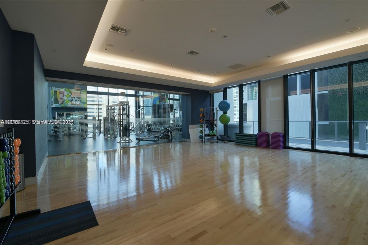1010 Brickell Ave , Unit 2208, Miami, FL 33131 Photo