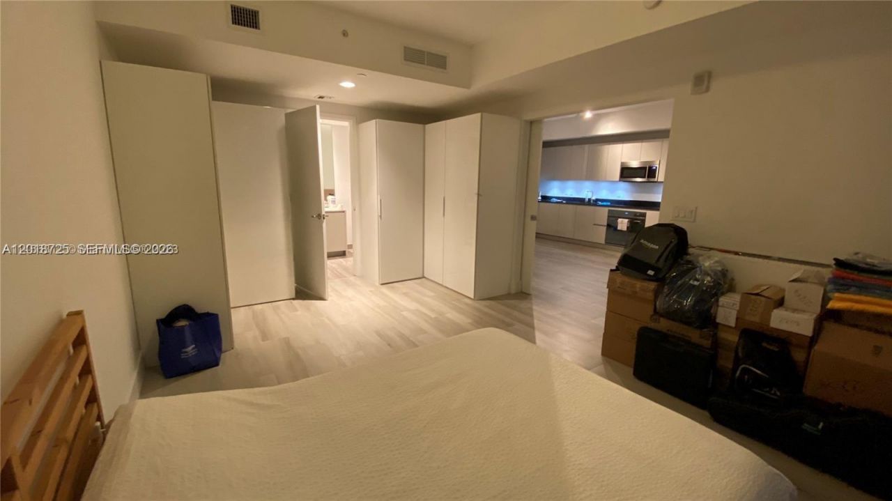 1010 Brickell Ave , Unit 2208, Miami, FL 33131 Photo
