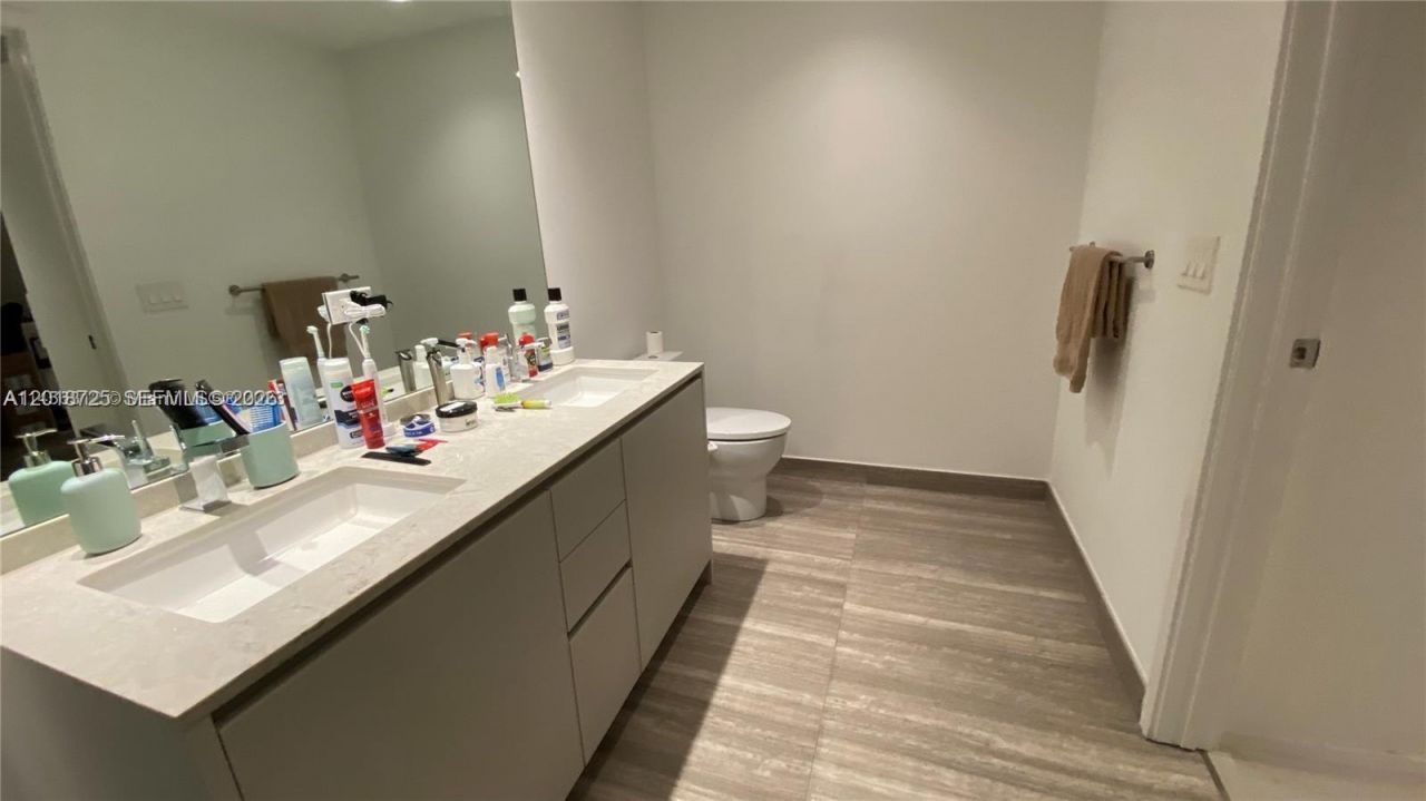 1010 Brickell Ave , Unit 2208, Miami, FL 33131 Photo