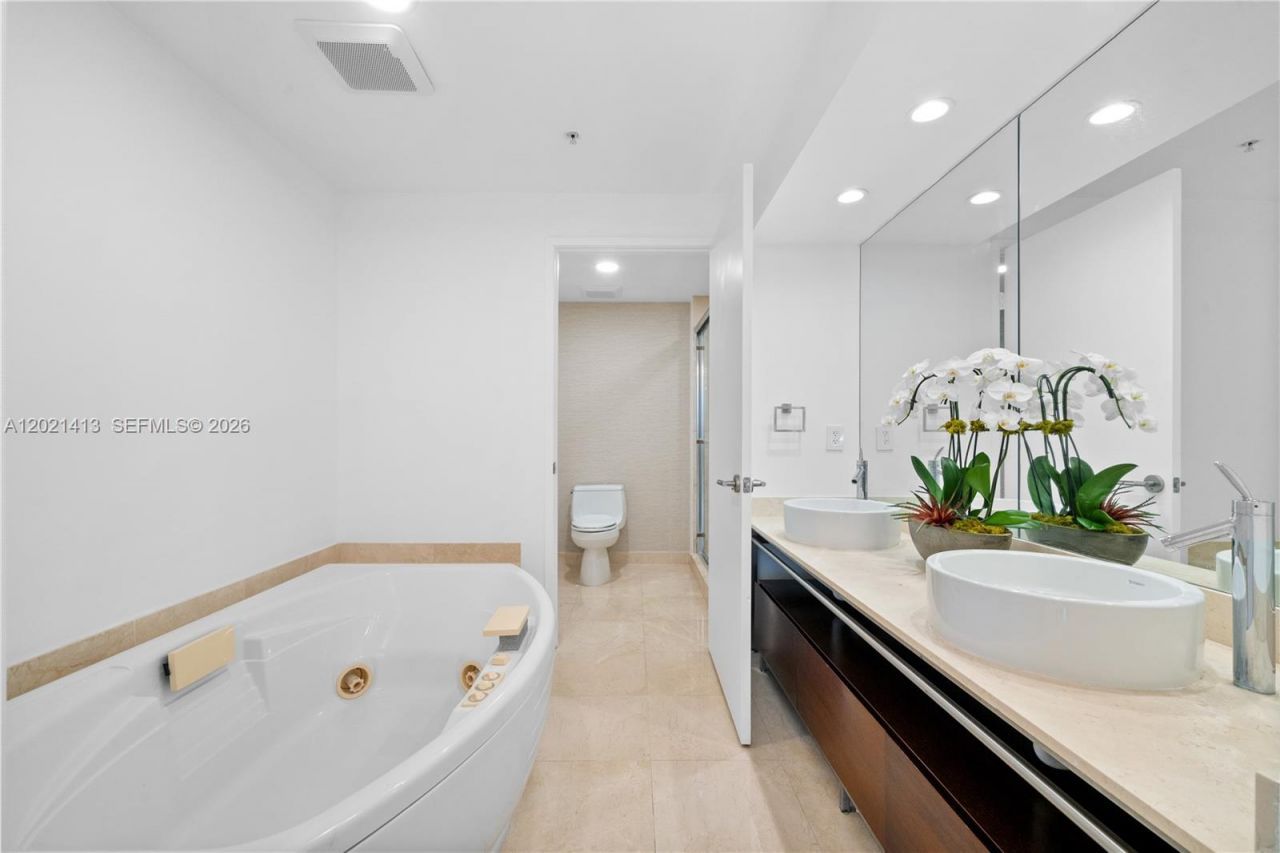 16275 Collins Ave , Unit 1703, Sunny Isles Beach, FL 33160 Photo