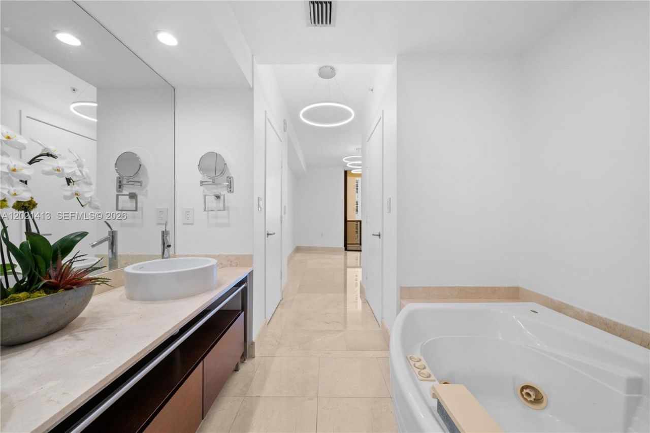 16275 Collins Ave , Unit 1703, Sunny Isles Beach, FL 33160 Photo