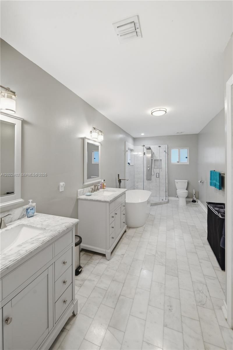 1081 NW 198th St , Miami Gardens, FL 33169 Photo