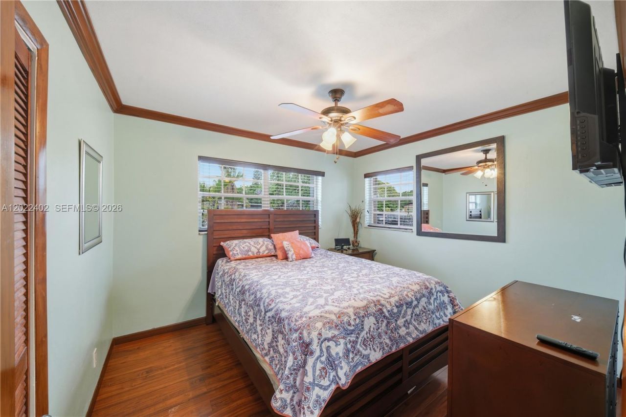 1081 NW 198th St , Miami Gardens, FL 33169 Photo