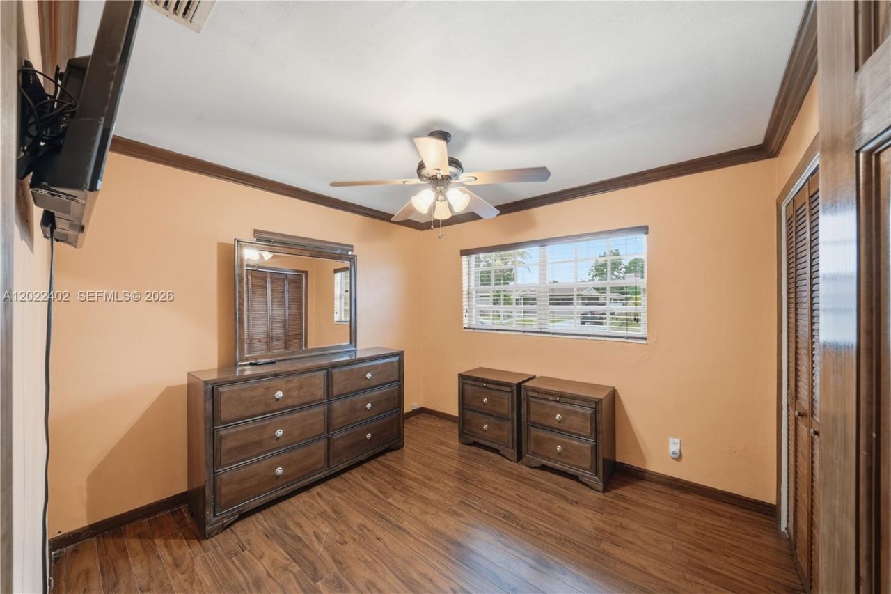 1081 NW 198th St , Miami Gardens, FL 33169 Photo