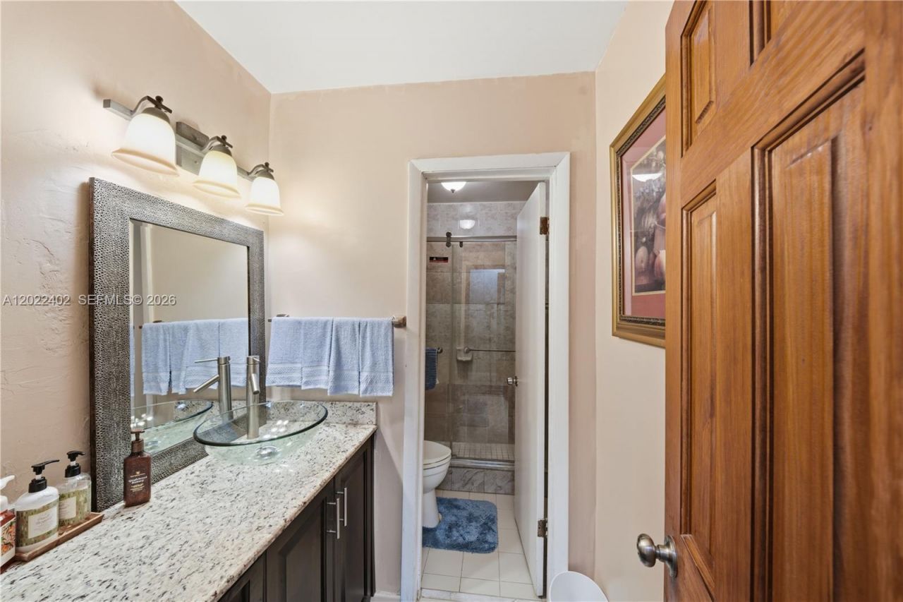 1081 NW 198th St , Miami Gardens, FL 33169 Photo