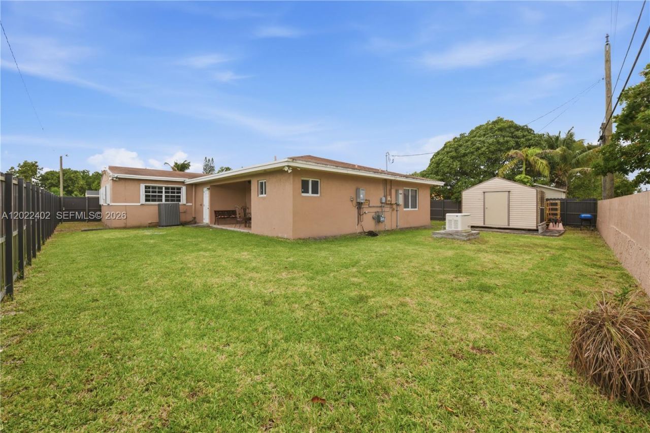 1081 NW 198th St, Miami Gardens, FL 33169 Photo