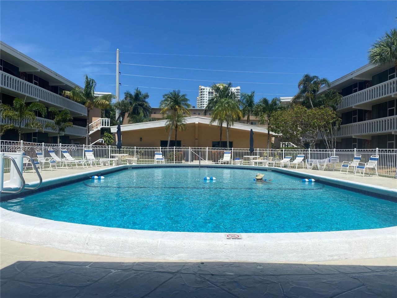 201 NE 14th Ave, Unit 5A, Hallandale Beach, FL 33009 Photo