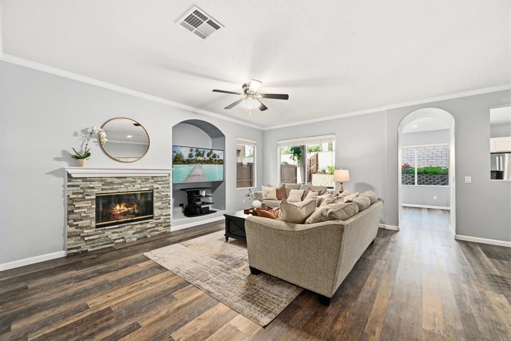 4484 Brisbane Way, Unit 5, Oceanside, CA 92058 Main Photo