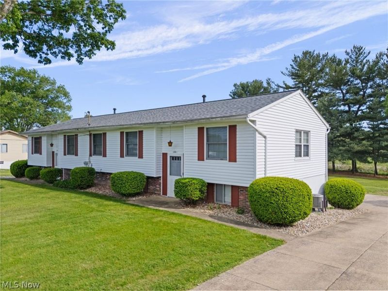 120 Center Road, New Franklin, OH 44319 Photo 2