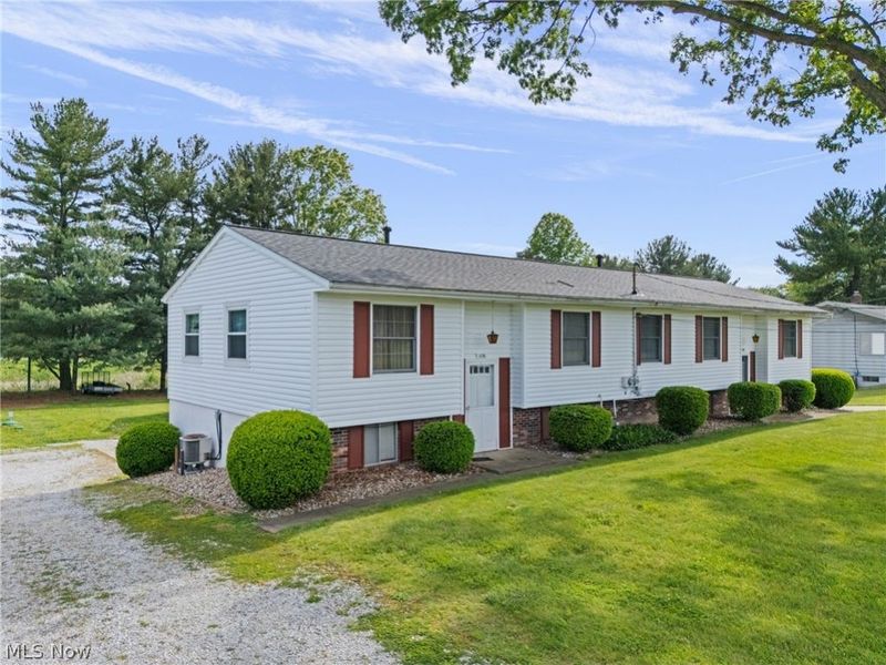 120 Center Road, New Franklin, OH 44319 Photo 3