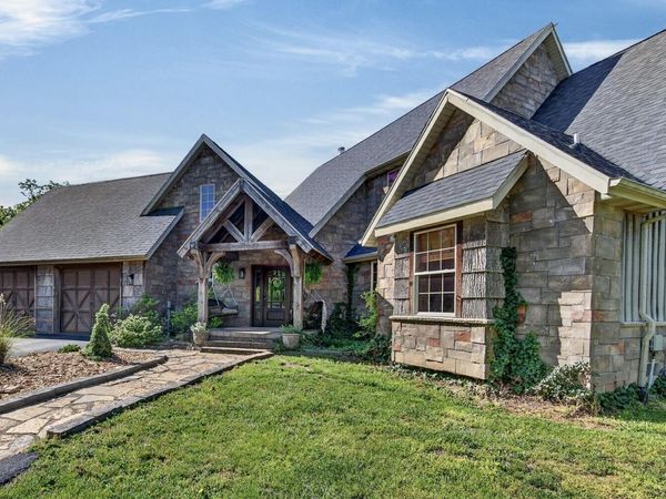 9106 E Farm Road 134 , Strafford, MO 65757