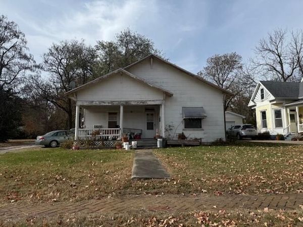 2023 N Robberson Avenue , Springfield, MO 65803