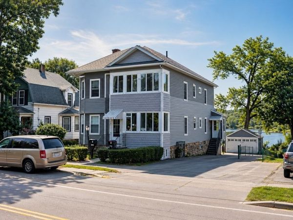 121 Hope Ave, Worcester, MA 01603