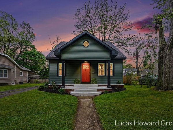 1222 Cambridge Drive, Kalamazoo, MI 49001